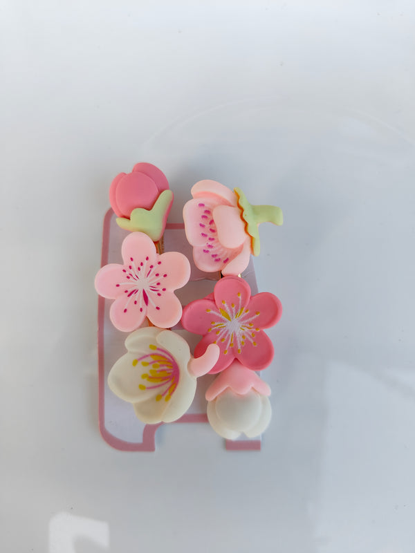 16 Pcs – Birthday WishSpecial Cute Flower Gift Hamper for Her | With Unique Festive Gift BoxPerfect forBirthday & Special Occasion Gifting