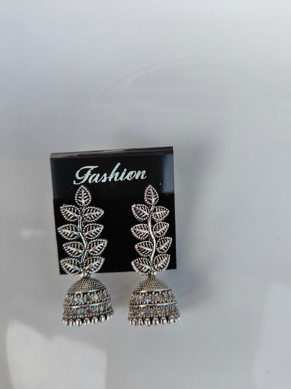 COMBO OF 25 PIECES HEART GIFT HAMPER - 10 EARINGS , 1 NECKLECE , 1 BRACELET , 4 SCRUNCHIES , 7 HAIR CLAW - 1CHOCOLATE- 1 KEYCHAIN